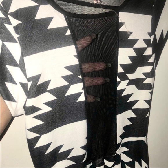Geometric dress with sheer surprise - Picture 4 of 4